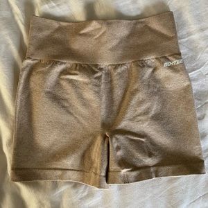Bo+Tee Seamless high waisted shorts